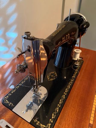 Máquina de coser Alfa Modelo 20