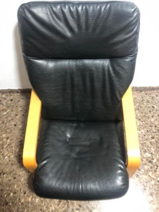 Sillón balancín cuero y madera