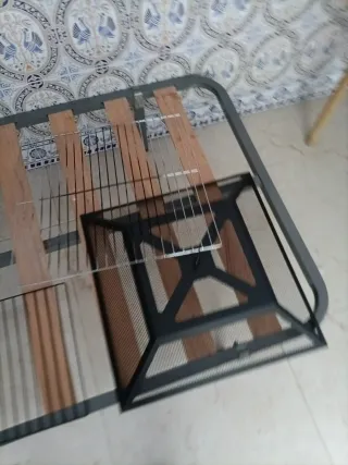 Pozo de fuego negro con diseño de piedra