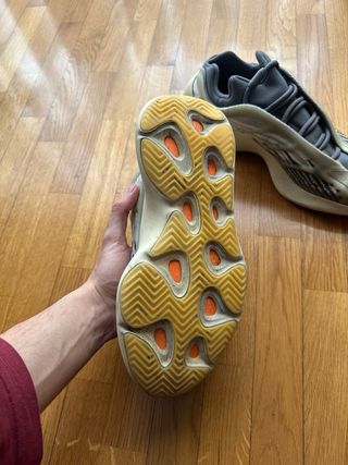 Adidas Yeezy 700 v3 Beige/Gris