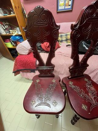 Tres Sillas Estilo Suizo Alpino Madera Tallada.