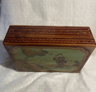 Caja de té decorada con paisaje