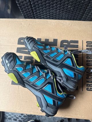 Zapatillas Ciclismo Azul y Gris marca Shimano