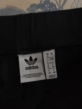 Mallas Adidas Negras con Rayas Blancas