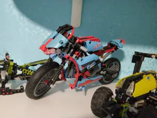 Set LEGO Technic Moto Trattore e Motoslitta