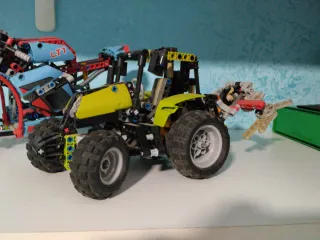 Set LEGO Technic Moto Trattore e Motoslitta