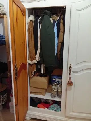 Armario de madera vintage