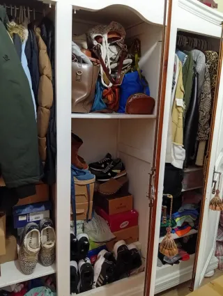 Armario de madera vintage