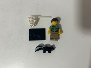 Lego Minifigure Ranger con Skunk e Rete