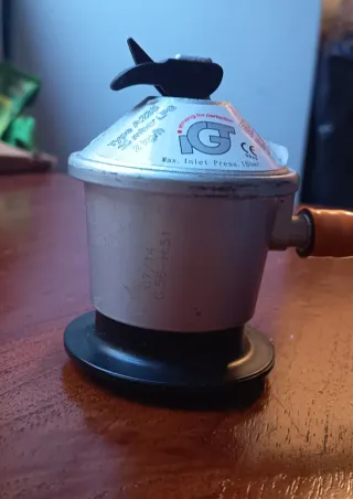 Regulador de gas IGT 30 mbar LPG 2 kg/h