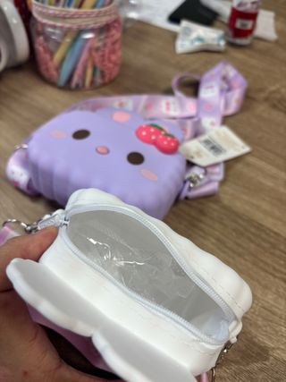 Bolsito infantil de conejo con fresas