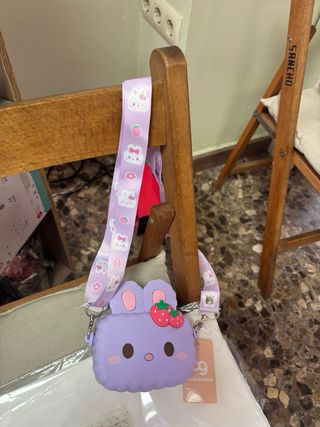 Bolsito infantil de conejo con fresas