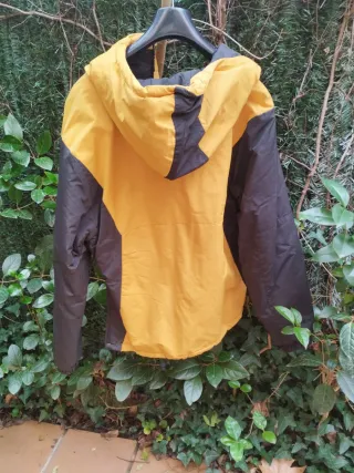 Cazadora canguro pull & bear talle L