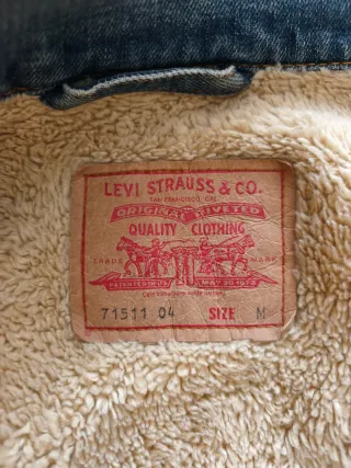 Cazadora vaquera Levi's borrego