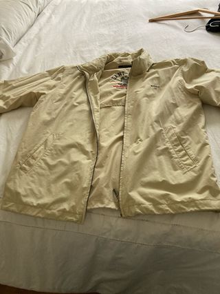 Cazadora GANT Beige