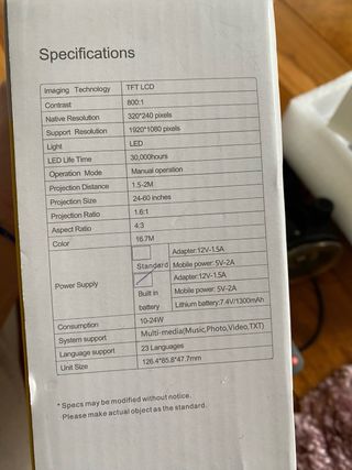 Mini Proyector LED Blanco y Amarillo