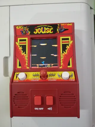 Mini Arcade Joust Classico con display A colori.