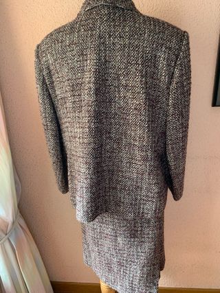 Traje de chaqueta y falda tweed