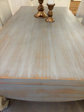 Mesa de comedor y 6 sillas estilo clásico