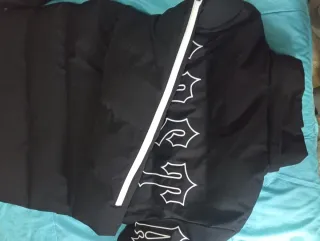 Chaquetón plumífero negro poliéster