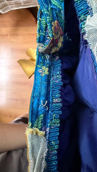 Traje de fallera (7-10 años) Regalo cancán 77x40cm