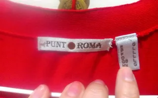 Blusa punto fino roja con botones joya