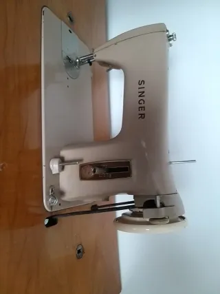 Máquina de coser Singer antigua