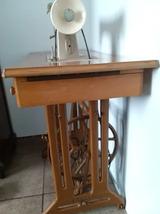 Máquina de coser Singer antigua