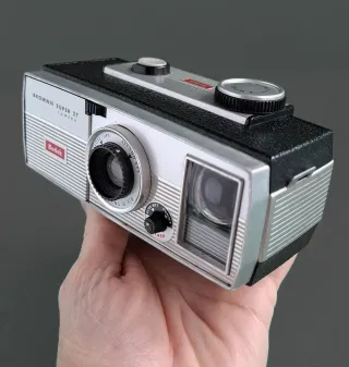 CÁMARA KODAK BROWNIE SUPER 27