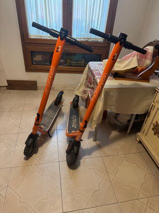 Patinete eléctrico naranja Zeeclo
