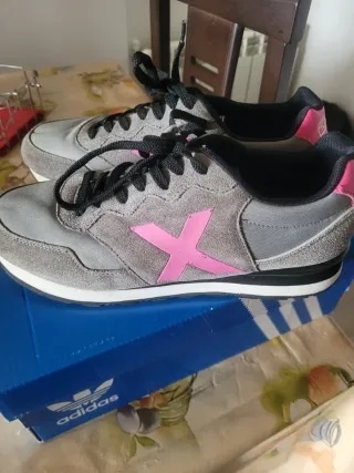 Zapatillas Munich grises y rosas