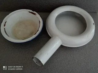 Arrastadeira antiga esmaltada, composta por 2peças