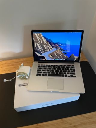 MacBook Pro 15” i7 16GB 500GB SSD MagSafe