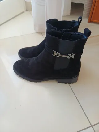 Stivaletti camoscio neri con fibbia NUOVI