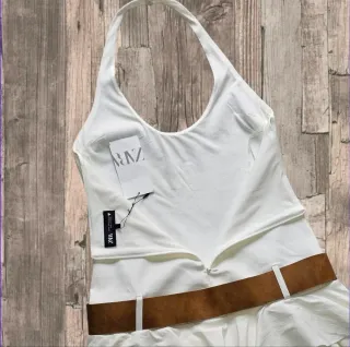 Vestido mini cuello halter