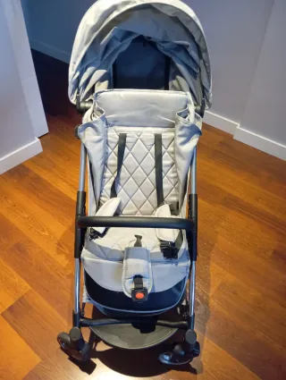 Carrito de bebé casi nuevo.muy poco uso.