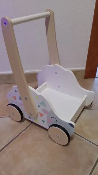 Andador para bebé de madera