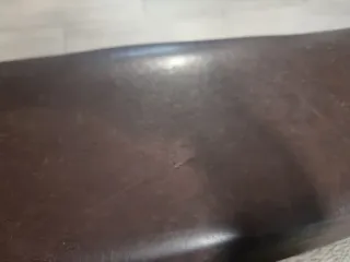 Sofá chaise longue beige y marrón