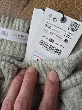 Falda Zara chica. Nueva