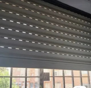 Persiana enrollable blanca