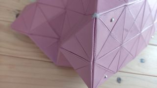 Bolso piel rosa modelo Origami. Buen estado