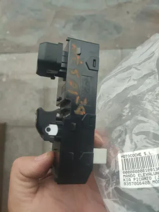 Mando Elevalunas Izq Kia Picanto 093570g6400