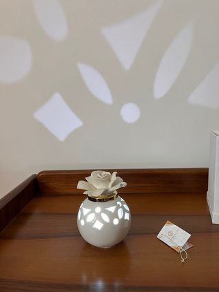 Lampada Capodimonte in ceramica bianca