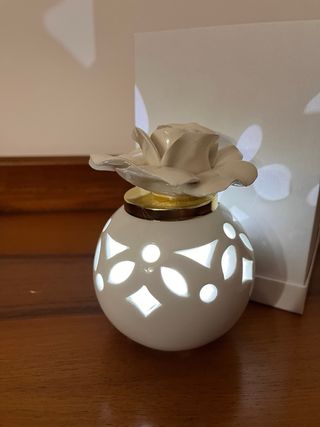 Lampada Capodimonte in ceramica bianca