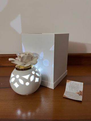 Lampada Capodimonte in ceramica bianca