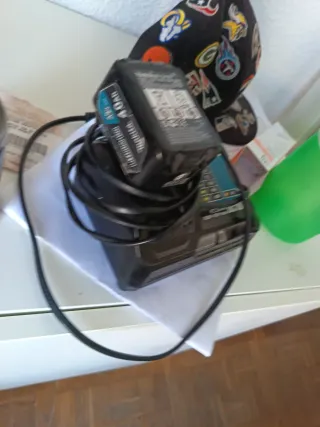 Cargador y Batería Makita 12V