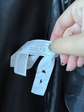 Abrigo negro Stradivarius 22% lana talla S