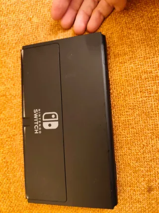 Nintendo Switch OLED con algunos desperfectos