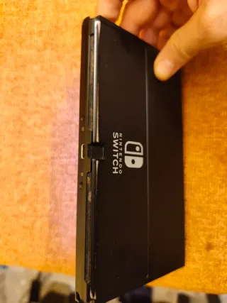 Nintendo Switch OLED con algunos desperfectos