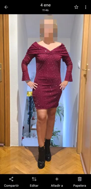 Vestido brillos escote hombros By Queen burdeos